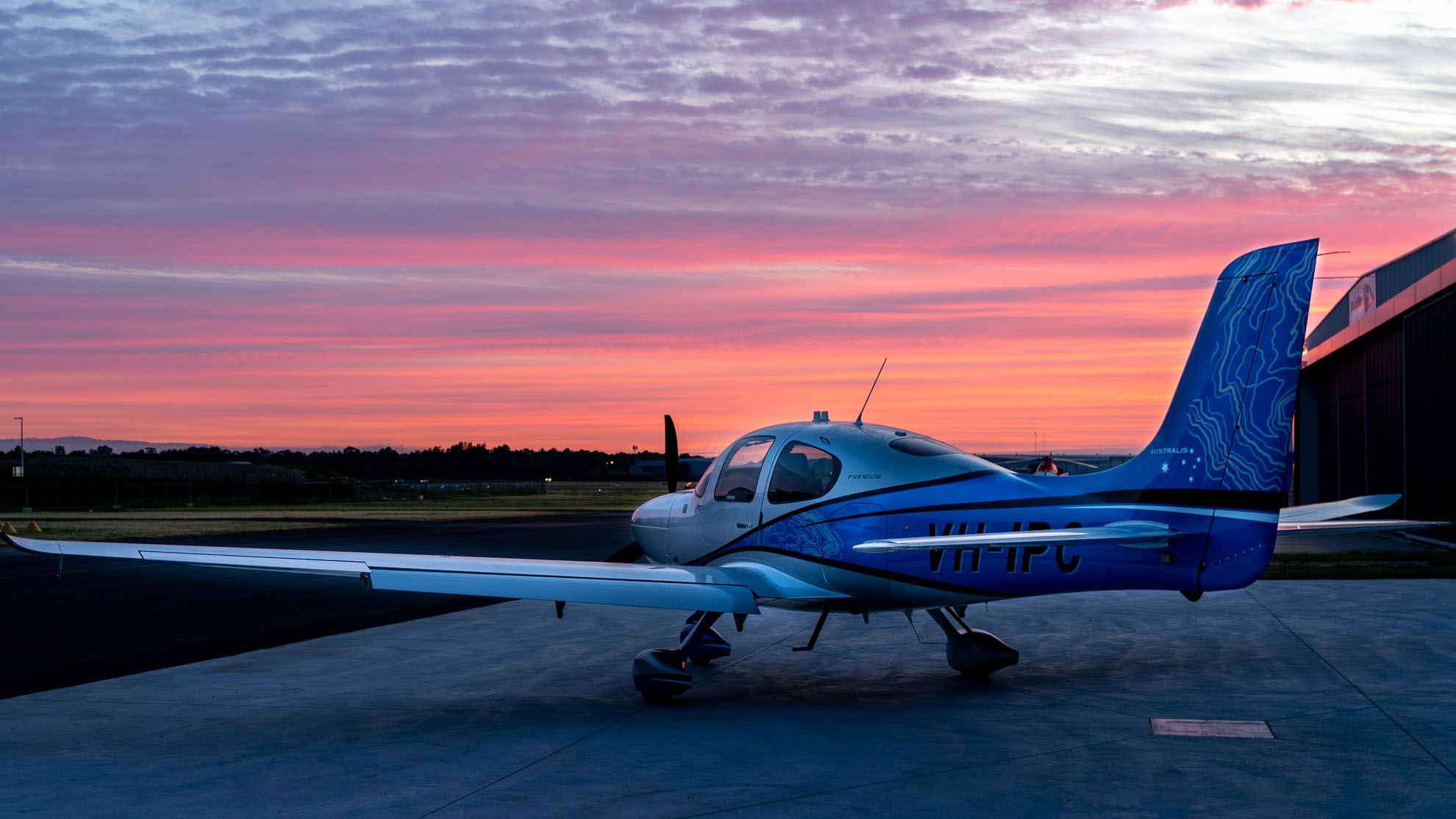 Cirrus SR22 at sunrise